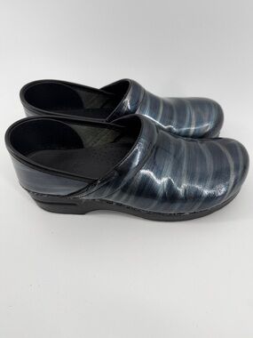 Dansko Stylish Metallic blue Gray women's size 10.5-11 or 41 Shoes